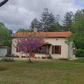 La Petite Maison 2 à 5 personnes Casteljaloux et Center Parcs à proximité, hotel v destinácii Saint-Martin-Curton