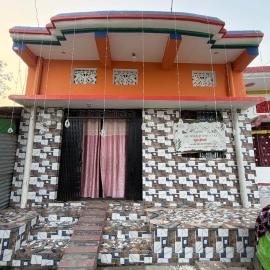 New Giri Homestay, hotel in Nichlaul