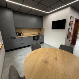 BRIVIBAS RESIDENCE - NORTH & SOUTH, free PRIVATE parking, free WIFI, self check-in