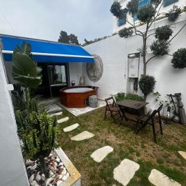 Cozy house with Jacuzzi 5 mins from the beach, hotel din Cartagina