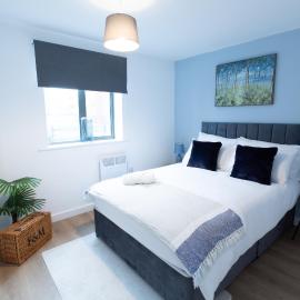 Spacious City Centre Apartment with Balcony, готель у місті Вулвергемптон