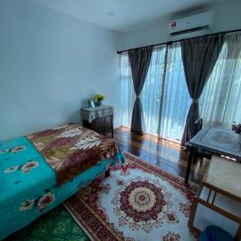 Jarah Residence, Classic Home Staycation