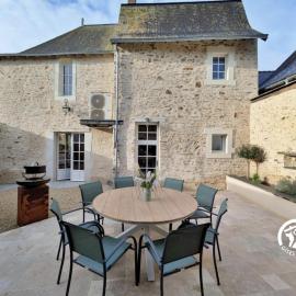 La Pierre du Bonheur Maison de village de 2 à 8 personnes