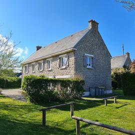 Villa Clipper Grande maison à 3 min à pied de la plage de Pors Carn 12 personnes 6 chambres Capacité exceptionnelle Authentique Bien équipée Jardin & BBQ Parking privatif