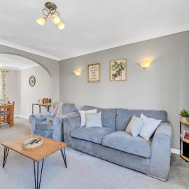 Cosy Family House in Diss with Parking, готель у місті Дісс
