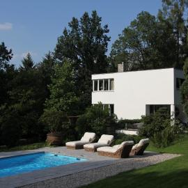 Villa Čisovice - Functionalist Retreat near Prague