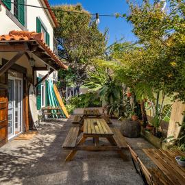 Jaca Hostel Porto da Cruz، فندق في بورتو دا كروز