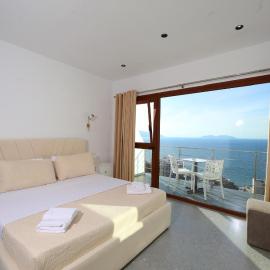 Hill Suites, ξενοδοχείο σε Vlorë
