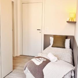 Venice Mestre, New Single Room with Balcony & Bath in 3 bedrooms apartment