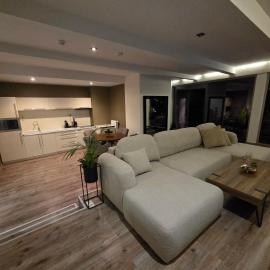 Penthouse Centrum s dokonalým výhladom a veľkou terasou, hotell i Nitra