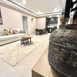 Sunset 2 bedroom flat with Partial Sea View, hotell sihtkohas Serekunda