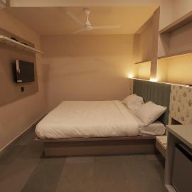 Hotel Best Inn, hótel í Valsad