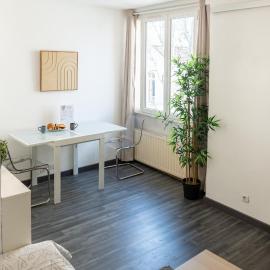 Studio cosy proche Paris & Disneyland - Gare à pied, hotel in Le Perreux-Sur-Marne