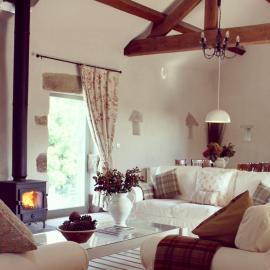 Winnow Barns Holidays, hotel in Ashbourne