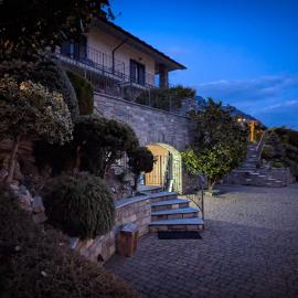 Casa Vacanza Il Giardino Fiorito, отель в Аосте