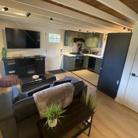Cozy Coastal Cabin, hotel em Rockaway Beach