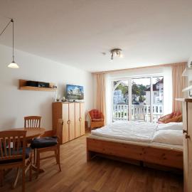 Haus Ostseeluft, Whg 4 Hühnergott, hotel in Baabe