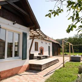 Tiszatardos Guesthouses - Estate Houses - 3 Houses , up to 15 Guest, 3000 sqm - near Tokaj & Tisza