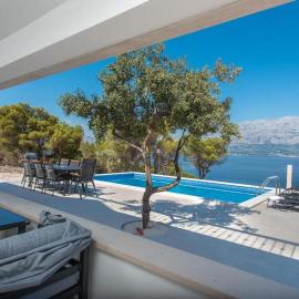 Villa Azure Bay, hotel in Povlja