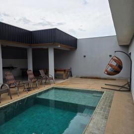 Casa de alto padrão com piscina em Porto Rico PR, hotel in Pôrto Rico