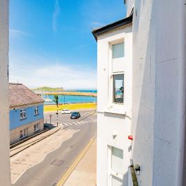 Superb Studio With Marina Views- WiFi Included, hotel en Dublín