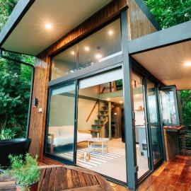 Stylish Tiny Home with Sea View and Bathtub, hotelli kohteessa Alto del Espino Prieto