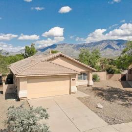 4 Bedroom Retreat in the Heart of Oro Valley