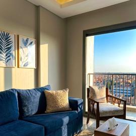 Zed Park Luxury 2BR • Park & City Views, hotel in Sheikh Zayed