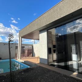 Casa com piscina na terra das Cataratas, hotel in Foz do Iguaçu