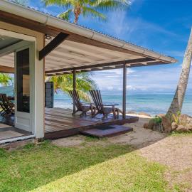 Fare Matairoa - 2BR Beach Cottage, hotel di Iumaru