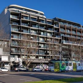 Modern Quiet 1 & 2 Bed Apt Opposite Albert Park