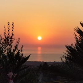 Quadrilocale spazioso vista mare montagna relax، فندق في Montone
