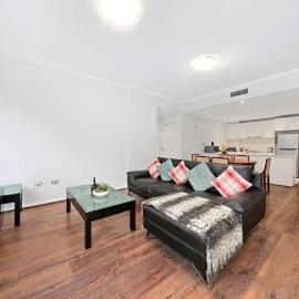 Bright Turramurra Apt Walk to Train & Shops