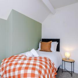 Bright Rossett 2 Bedroom Stay Free Parking Sleeps 4, hotel in Rossett