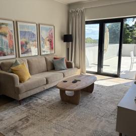 Modern Apartment - Walk to Beach & Simonstown