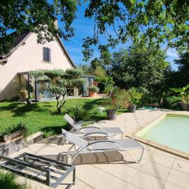 Maison avec piscine et grand jardin proche Souillac