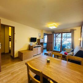 Appartements - PISCINE INTÉRIEURE Sauna - PARKING Privé Étage 1 - Centre Village - Résidence Cami Réal - avec LINGE et MÉNAGE de fin de Séjour Compris