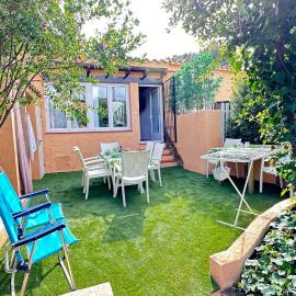 CASA CON JARDÍN A 35 METROS DE LA PLAYA. BR.