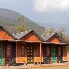 Mhara Himachal, hotel di Bīr