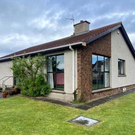 2-Bed Cottage Sleeps 5 - Pets Ok - Free Parking