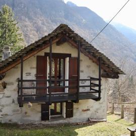 Casa Ylenia Rustic home surrounded by nature, hotel em Gerra Verzasca
