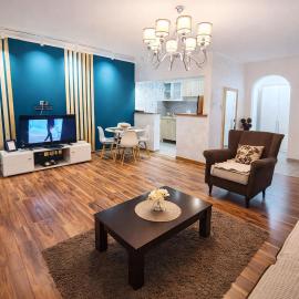 New Moment 2, hotel i Žarkovo