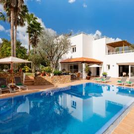 Villa Blanca Santa Eulalia, hotel in Santa Eularia des Riu