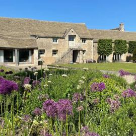 Stunning 6 Bedroom Riverside Barn Cotswold Mill โรงแรมในไซเร็นเซสเตอร์