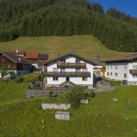 Bergapartments Wötzinger, hotel en Berwang