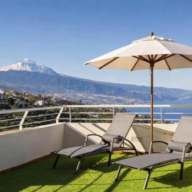 Sunset Horizon Spa Retreat by Eden Rentals Villas, hotel in Sauzal