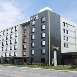 Home2 Suites By Hilton Quebec City, hotell i Québec