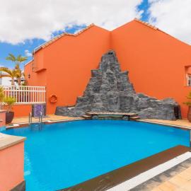 2 Delux Bedrooms Central&Pool&Beach