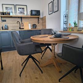 Apartament Wieżyczka, хотел в Швидница