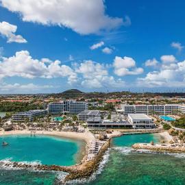 The Rif At Mangrove Beach Corendon Curacao All-Inclusive, Curio by Hilton, готель у місті Віллемстад